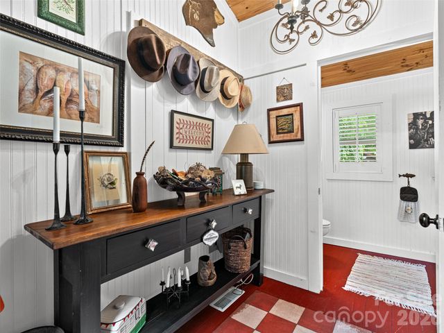 85 Chestnut Hill Road, Gerton, NC 28735
