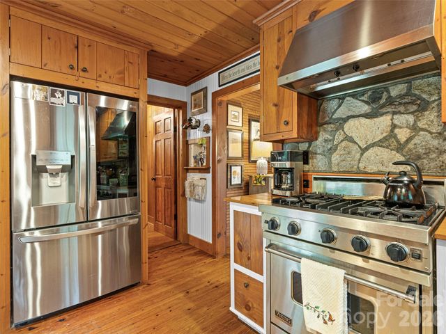 85 Chestnut Hill Road, Gerton, NC 28735