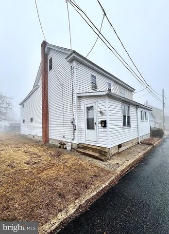 32 W BEREA ST, Summit Hill, PA 18250