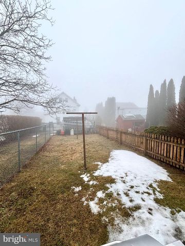 32 W BEREA ST, Summit Hill, PA 18250