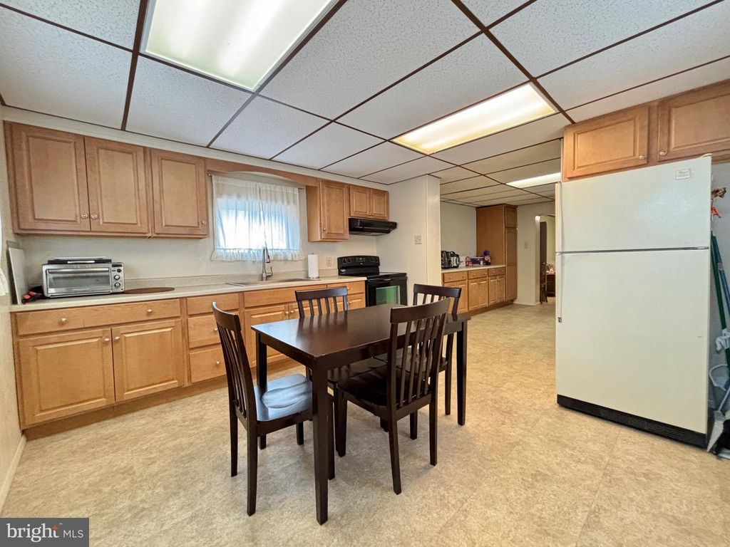 32 W BEREA ST, Summit Hill, PA 18250