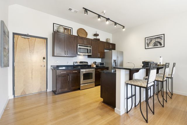 1706 18th Ave S Ste 304, Nashville, TN 37212