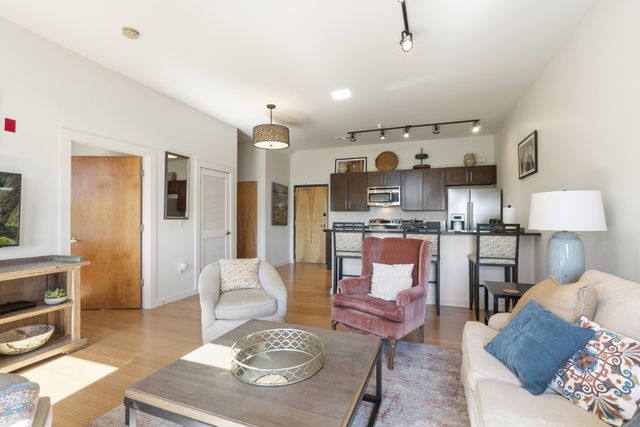 1706 18th Ave S Ste 304, Nashville, TN 37212