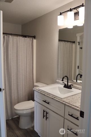 921 11th Avenue NW, Puyallup, WA 98371