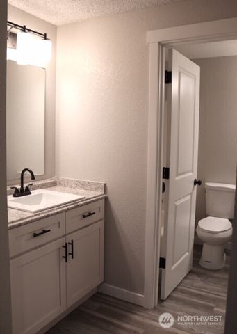921 11th Avenue NW, Puyallup, WA 98371