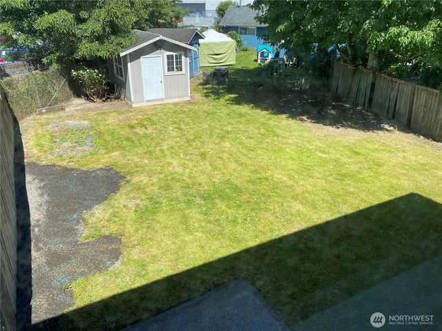921 11th Avenue NW, Puyallup, WA 98371