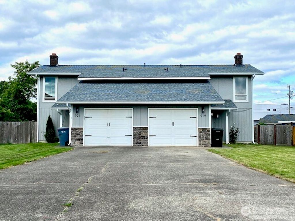 921 11th Avenue NW, Puyallup, WA 98371