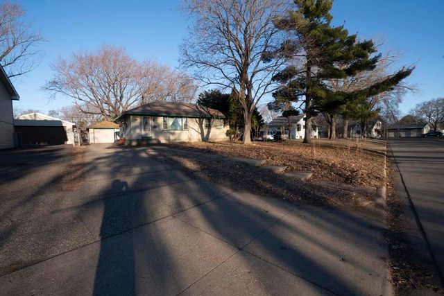 5453 N 4th Street, Brooklyn Center, MN 55430