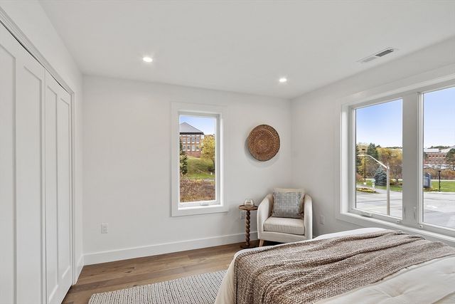 225 Middlesex Turnpike 107, Burlington, MA 01803