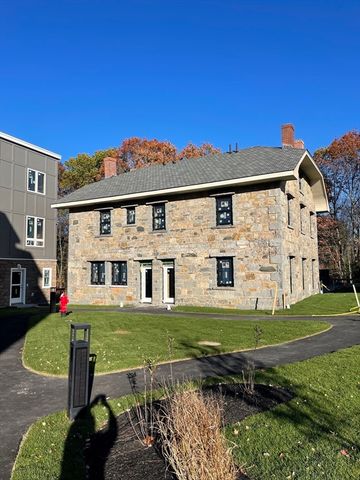 225 Middlesex Turnpike 107, Burlington, MA 01803