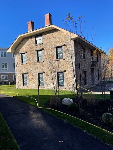 225 Middlesex Turnpike 107, Burlington, MA 01803