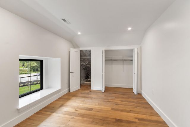 225 Middlesex Turnpike 107, Burlington, MA 01803