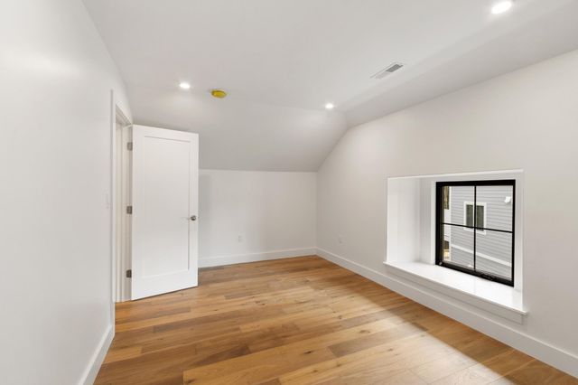 225 Middlesex Turnpike 107, Burlington, MA 01803