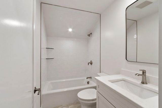 225 Middlesex Turnpike 107, Burlington, MA 01803