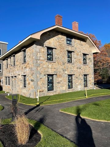 225 Middlesex Turnpike 107, Burlington, MA 01803