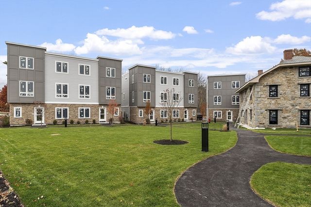 225 Middlesex Turnpike 107, Burlington, MA 01803