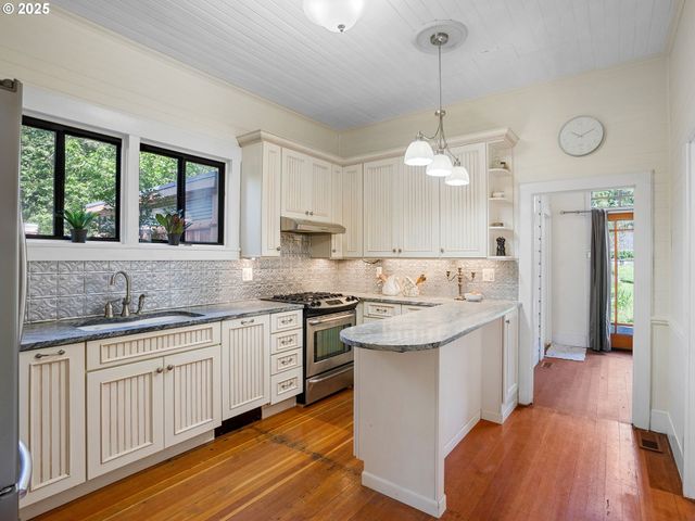 131 Ne TILLAMOOK St, Portland, OR 97212