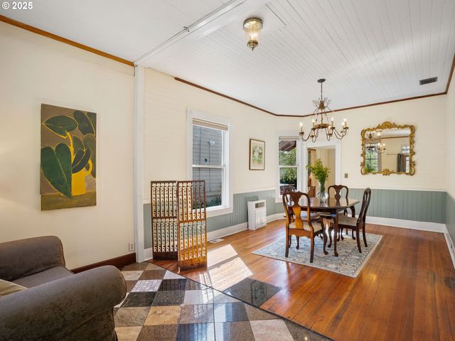 131 Ne TILLAMOOK St, Portland, OR 97212