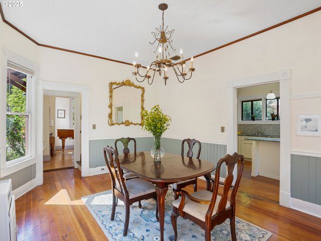 131 Ne TILLAMOOK St, Portland, OR 97212