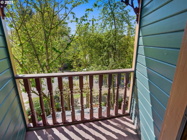 131 Ne TILLAMOOK St, Portland, OR 97212