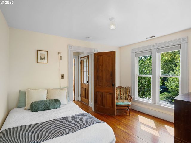 131 Ne TILLAMOOK St, Portland, OR 97212