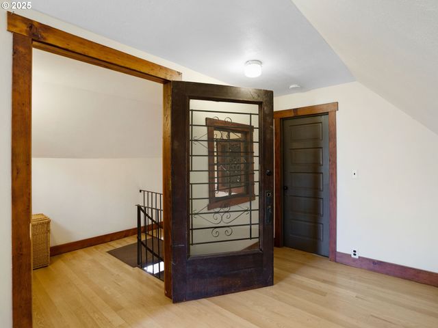 131 Ne TILLAMOOK St, Portland, OR 97212