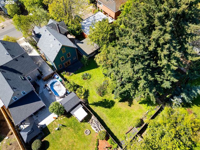 131 Ne TILLAMOOK St, Portland, OR 97212