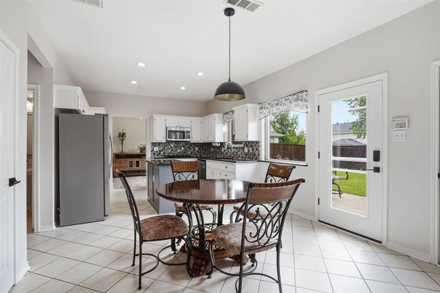 2010 Walnut Creek Trail, Garland, TX 75040