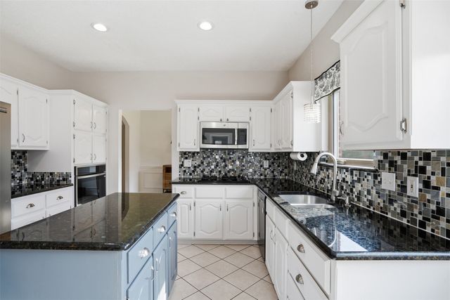 2010 Walnut Creek Trail, Garland, TX 75040