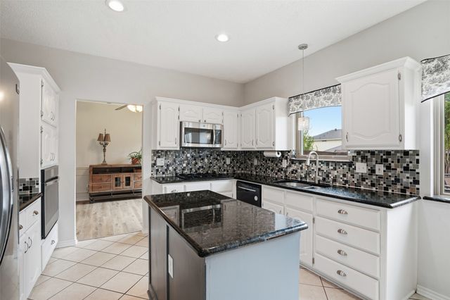 2010 Walnut Creek Trail, Garland, TX 75040