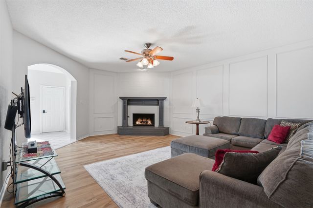 2010 Walnut Creek Trail, Garland, TX 75040