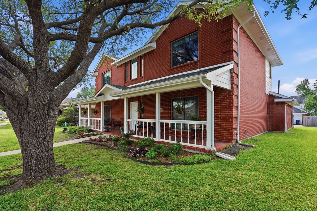 2010 Walnut Creek Trail, Garland, TX 75040