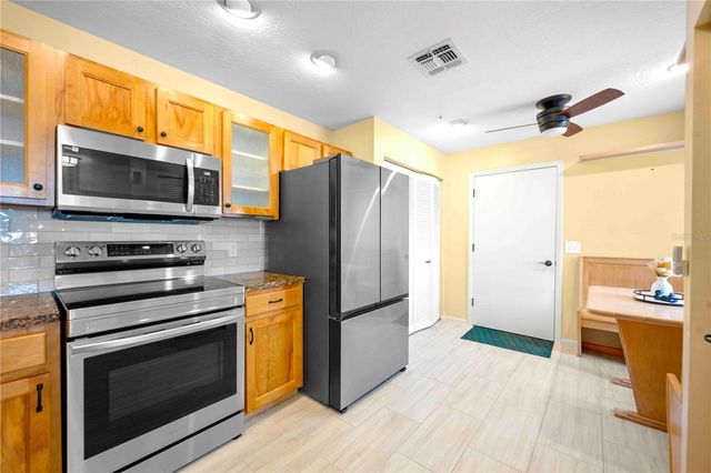641 MAPLE OAK CIRCLE 101, Altamonte Springs, FL 32701