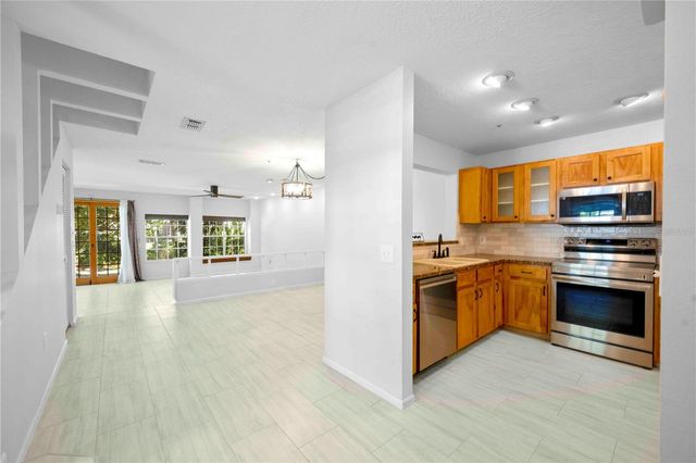 641 MAPLE OAK CIRCLE 101, Altamonte Springs, FL 32701