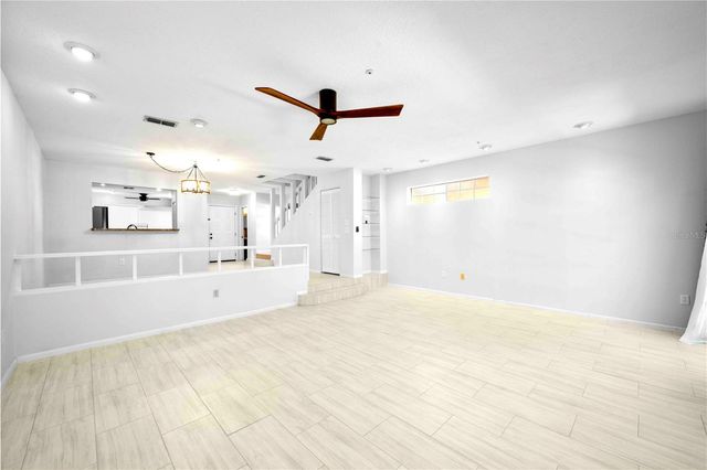 641 MAPLE OAK CIRCLE 101, Altamonte Springs, FL 32701