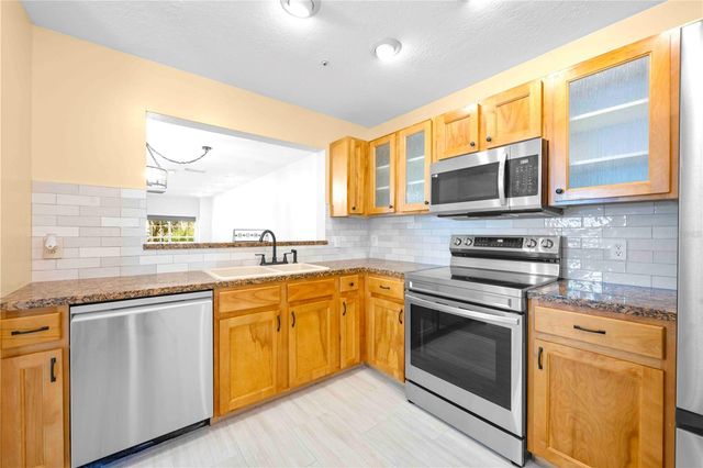 641 MAPLE OAK CIRCLE 101, Altamonte Springs, FL 32701