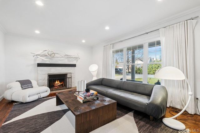 73 Atherstone Road, Scarsdale, NY 10583