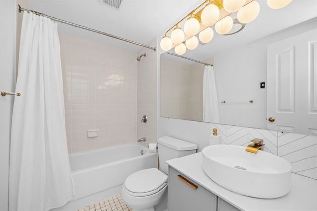 50 Boatswains Way 204, Chelsea, MA 02150
