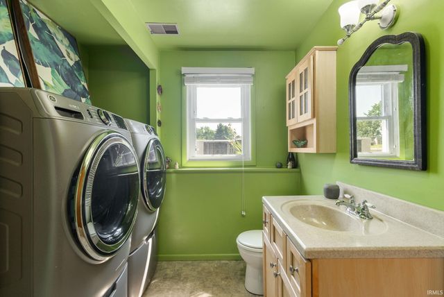 57092 County Road 35, Middlebury, IN 46540