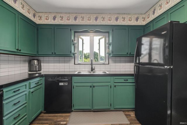 57092 County Road 35, Middlebury, IN 46540