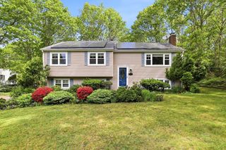 17 Briggs Ave, Bourne, MA 02532