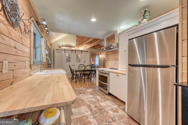 299 Craig Thompson Drive, Blairsville, GA 30512