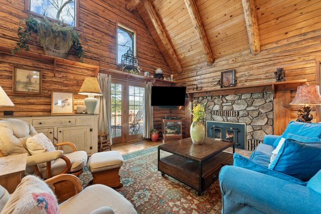 28617 Fox Fire Road, Shell Knob, MO 65747