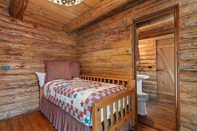 28617 Fox Fire Road, Shell Knob, MO 65747