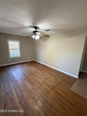 15283 5th Street, Gulfport, MS 39503