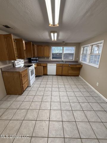 15283 5th Street, Gulfport, MS 39503