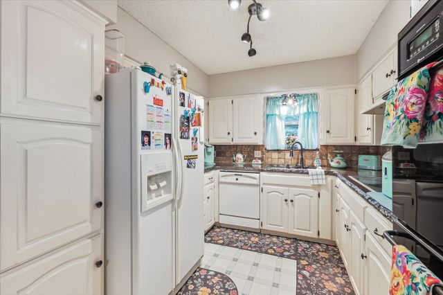 2604 Meadow Place, Bedford, TX 76021