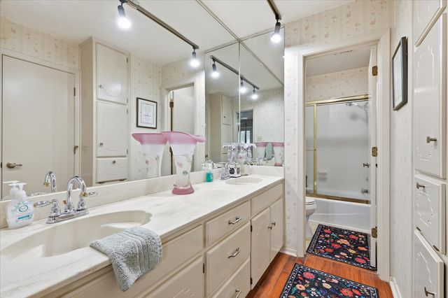 2604 Meadow Place, Bedford, TX 76021