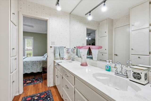 2604 Meadow Place, Bedford, TX 76021
