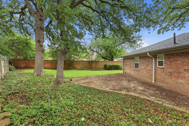 2604 Meadow Place, Bedford, TX 76021